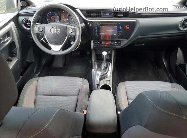 5YFBURHE4JP829789 2018 TOYOTA COROLLA Бирюзовый Вид панели приборов
