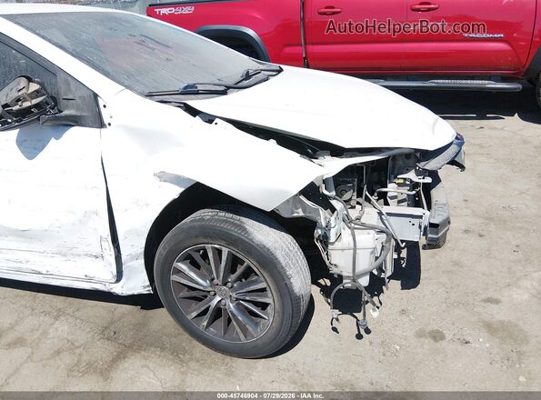 5YFBURHE5JP809986 2018 TOYOTA COROLLA White 