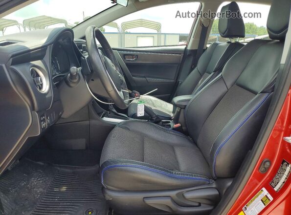 5YFBURHE6HP731261 2017 TOYOTA COROLLA Красный Вид салона спереди