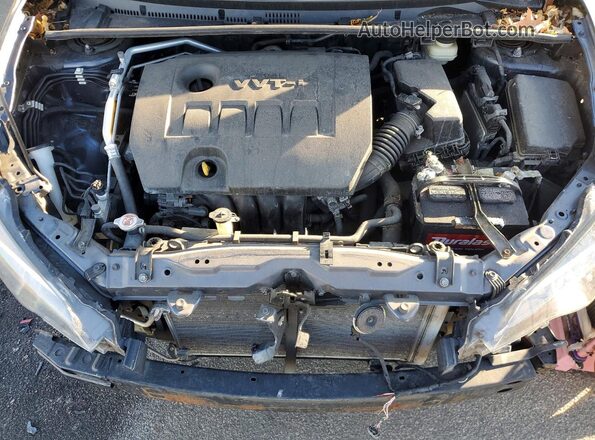 5YFBURHE8JP855666 2018 TOYOTA COROLLA Gray Вид задньої частини салону