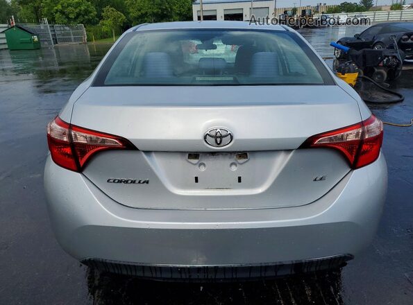 5YFBURHE8KP945952 2019 TOYOTA COROLLA Silver Հետևի տեսք
