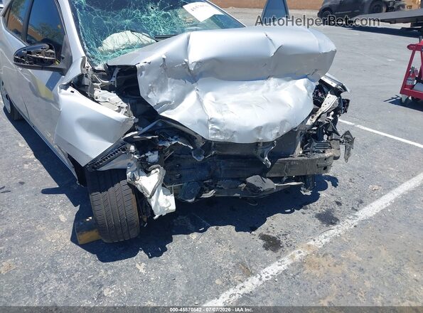 5YFBURHEXGP436968 2016 TOYOTA COROLLA Silver Widok z przodu