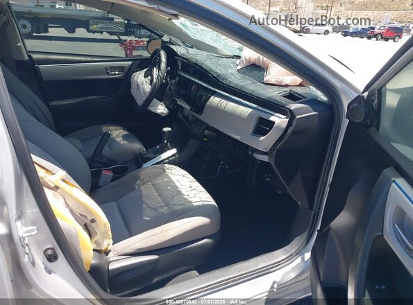 5YFBURHEXGP436968 2016 TOYOTA COROLLA Silver Widok wnętrza z przodu