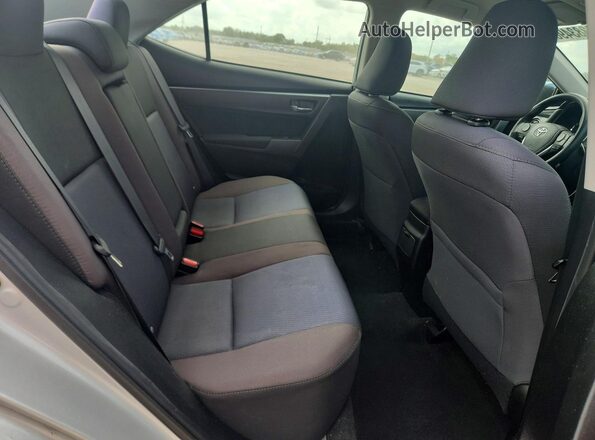 5YFBURHEXHP707593 2017 TOYOTA COROLLA Silver Հետևի նստատեղերի տեսք
