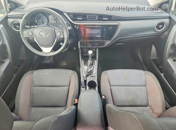 5YFBURHEXHP707593 2017 TOYOTA COROLLA Silver Առջևի վահանակի տեսք