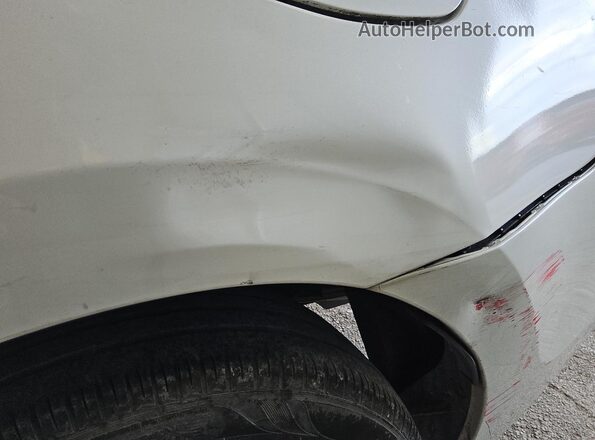 5YFBURHEXJP783692 2018 TOYOTA COROLLA White 