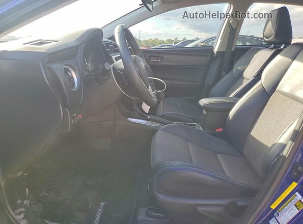 5YFBURHEXJP827366 2018 TOYOTA COROLLA Синий Вид салона спереди