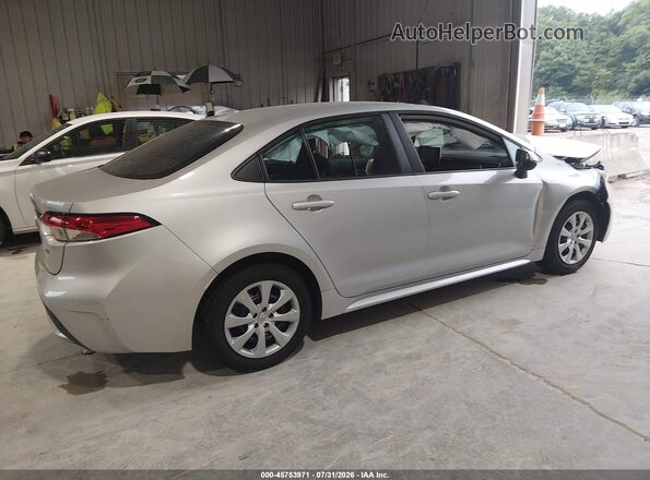 5YFEPMAE0MP235075 2021 TOYOTA COROLLA Серебряный Задняя правая четверть