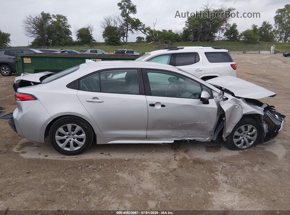 5YFEPMAE1NP298056 2022 TOYOTA COROLLA Silver Вид задньої частини салону