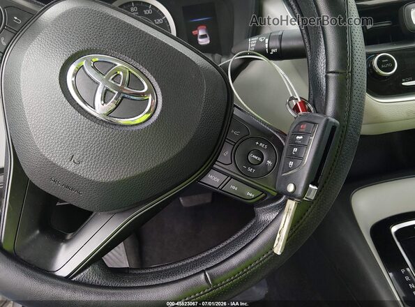 5YFEPMAE1NP298056 2022 TOYOTA COROLLA Silver Вид панелі приладів