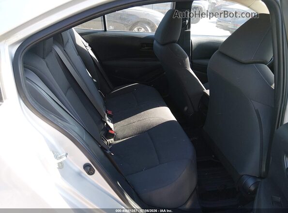 5YFEPMAE1NP326048 2022 TOYOTA COROLLA Silver Vista de la etiqueta del VIN