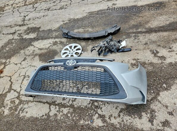 5YFEPMAE2MP176515 2021 TOYOTA COROLLA Silver ძრავის განყოფილების ხედი