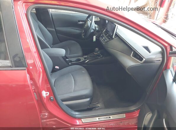 5YFEPMAE2MP264688 2021 TOYOTA COROLLA Red Widok wnętrza z przodu