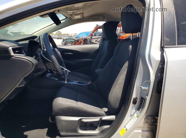 5YFEPMAE3MP253909 2021 TOYOTA COROLLA Silver Widok wnętrza z przodu