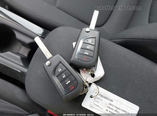 5YFEPMAE4MP222930 2021 TOYOTA COROLLA Серебряный Вид панели приборов