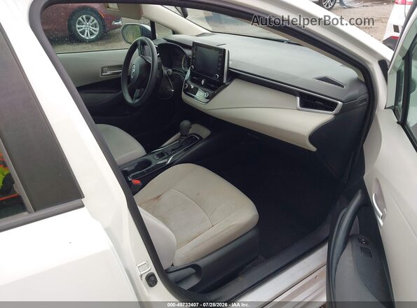 5YFEPMAE4MP258388 2021 TOYOTA COROLLA White Vista interior delantera