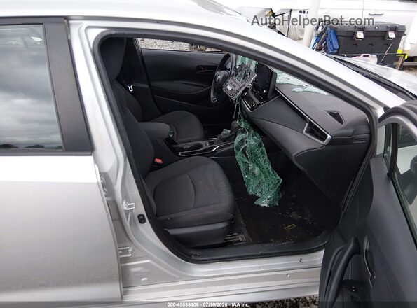 5YFEPMAE6NP287635 2022 TOYOTA COROLLA Silver Front interior view