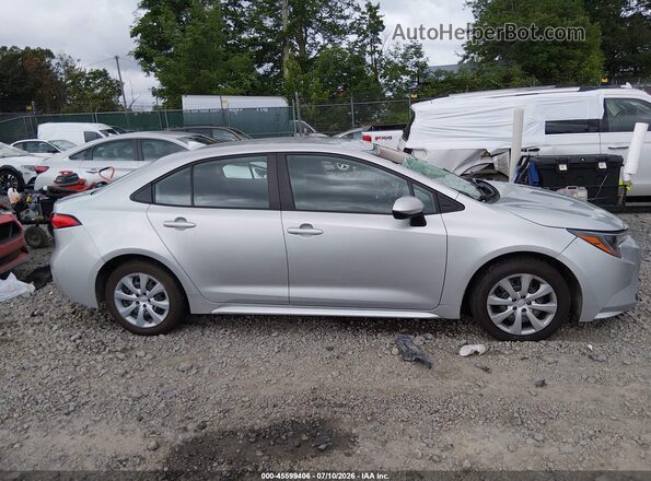 5YFEPMAE6NP287635 2022 TOYOTA COROLLA Silver Rear interior view