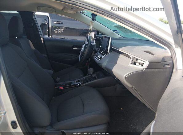 5YFEPMAE7MP171844 2021 TOYOTA COROLLA Silver Вид салону спереду