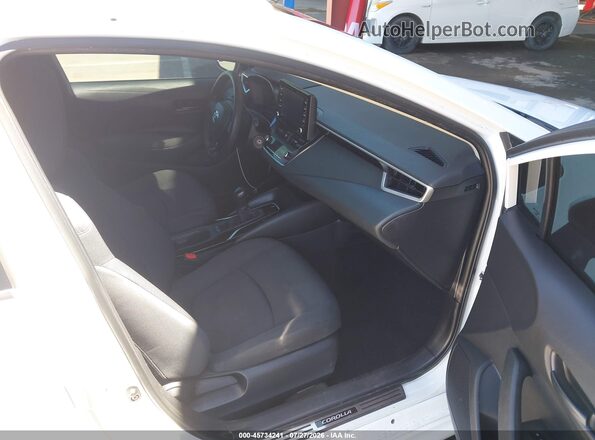 5YFEPMAE7NP308668 2022 TOYOTA COROLLA White Սալոնի դիմացի տեսք