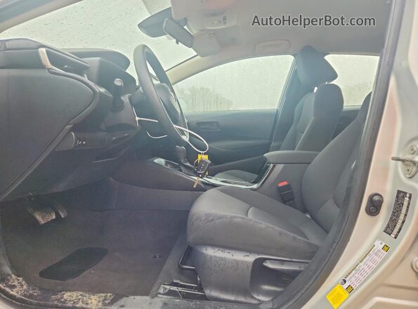 5YFEPMAE8NP382987 2022 TOYOTA COROLLA Серебряный Вид салона спереди