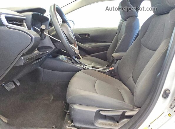5YFEPMAE8NP390751 2022 TOYOTA COROLLA Silver Vista interior delantera