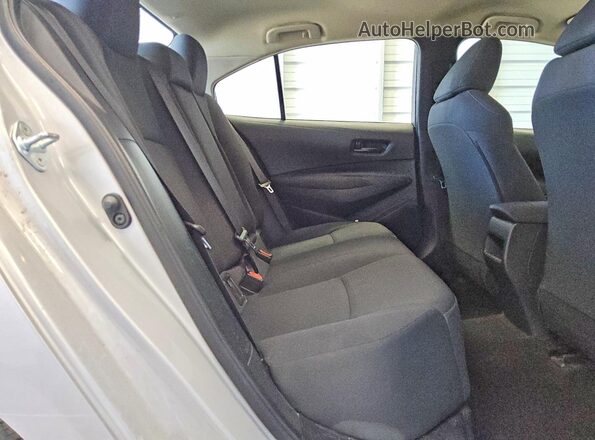 5YFEPMAE8NP390751 2022 TOYOTA COROLLA Silver Vista de los asientos traseros
