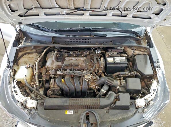5YFEPMAE9MP166404 2021 TOYOTA COROLLA White Rear interior view