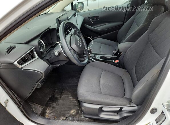 5YFEPMAE9NP304749 2022 TOYOTA COROLLA White Front interior view