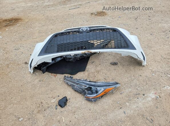 5YFEPMAE9NP304749 2022 TOYOTA COROLLA White Engine compartment view