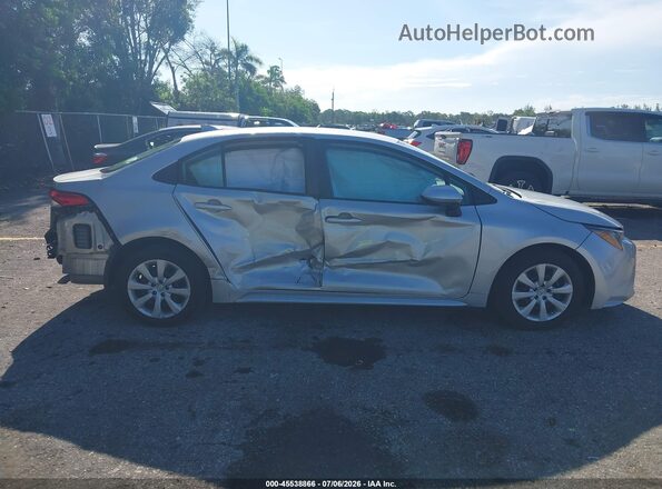 5YFEPMAEXNP385258 2022 TOYOTA COROLLA Silver Rear interior view