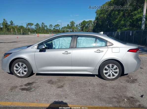 5YFEPMAEXNP385258 2022 TOYOTA COROLLA Silver 360 interior view