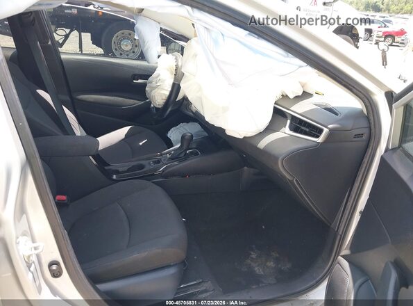 5YFEPRAE2LP138830 2020 TOYOTA COROLLA Silver Widok wnętrza z przodu
