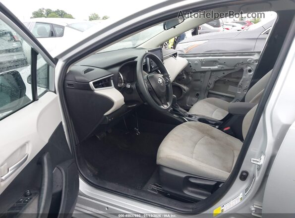 5YFEPRAE4LP099318 2020 TOYOTA COROLLA Silver Front interior view