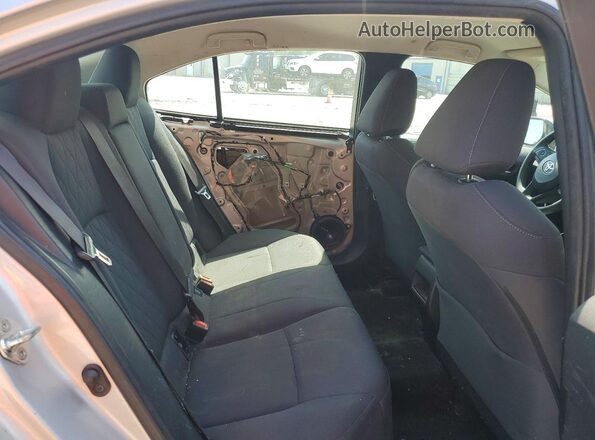 5YFEPRAE7LP006520 2020 TOYOTA COROLLA Silver Rear seats view
