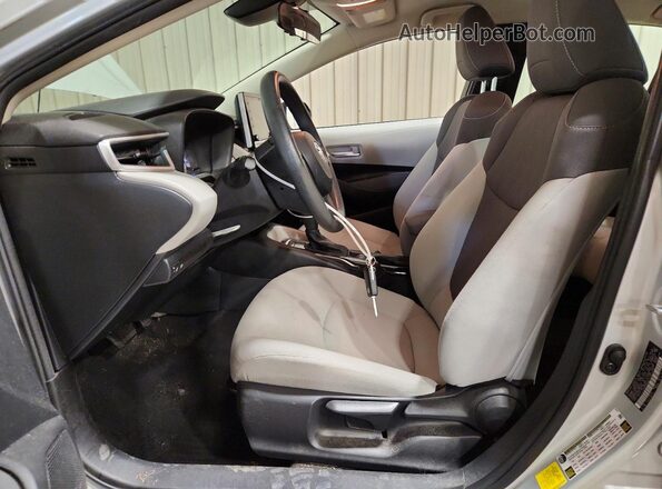 5YFEPRAE7LP034219 2020 TOYOTA COROLLA Silver Вид салону спереду