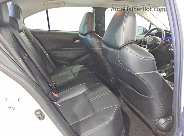 5YFFPMAE0NP349230 2022 TOYOTA COROLLA White Widok tylnych siedzeń