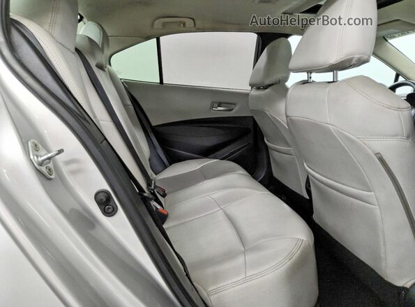 5YFHPMAE1MP152963 2021 TOYOTA COROLLA Silver Rear seats view