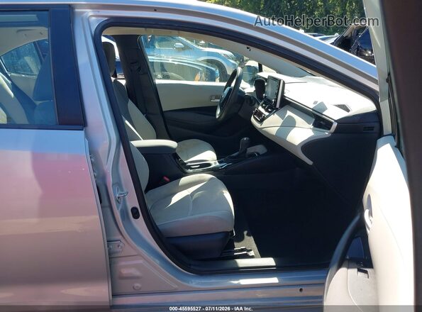 5YFHPRAE1LP008941 2020 TOYOTA COROLLA Silver Սալոնի դիմացի տեսք