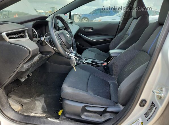 5YFS4MCE2NP121945 2022 TOYOTA COROLLA Серебряный Вид салона спереди