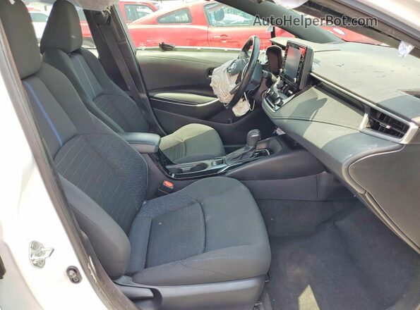 5YFS4MCE4NP136530 2022 TOYOTA COROLLA Белый Вид салона спереди