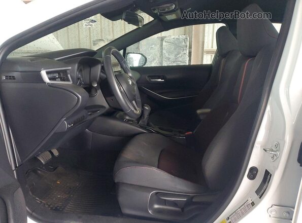 5YFS4MCE4RP174118 2024 TOYOTA COROLLA White Вид салону спереду