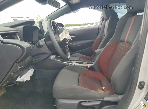 5YFS4MCE5TP263350 2026 TOYOTA COROLLA Серебряный Вид салона спереди