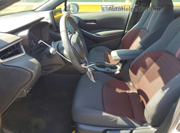 5YFS4MCE7PP160369 2023 TOYOTA COROLLA Silver Widok wnętrza z przodu