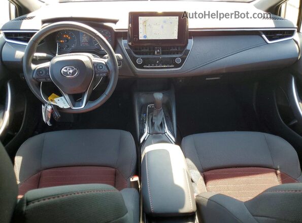 5YFS4MCE7PP160369 2023 TOYOTA COROLLA Silver Widok deski rozdzielczej