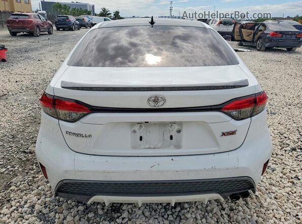 5YFT4MCE1NP100377 2022 TOYOTA COROLLA Белый Вид сзади