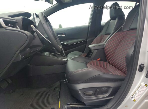 5YFT4MCE3SP218085 2025 TOYOTA COROLLA Silver Front interior view