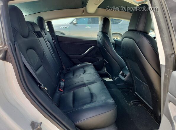 5YJ3E1EA0JF076830 2018 TESLA MODEL Белый Вид задних сидений