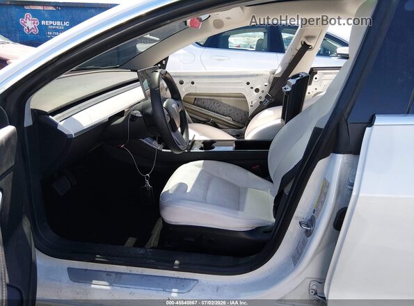 5YJ3E1EA0LF634775 2020 TESLA MODEL 3 Белый Вид салона спереди