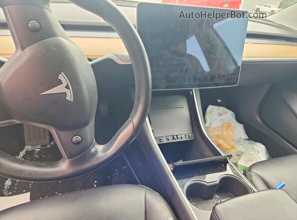 5YJ3E1EA1JF101640 2018 TESLA MODEL Синий Вид щитка приборов